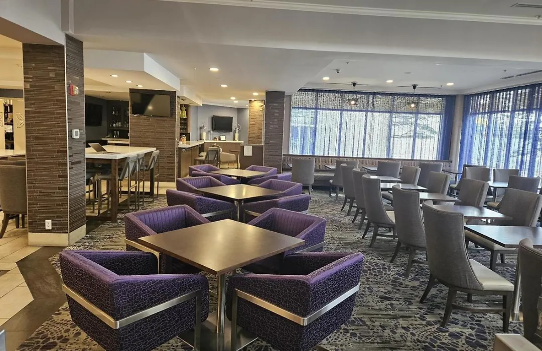 Hilton Garden Inn Calgary Airport-1